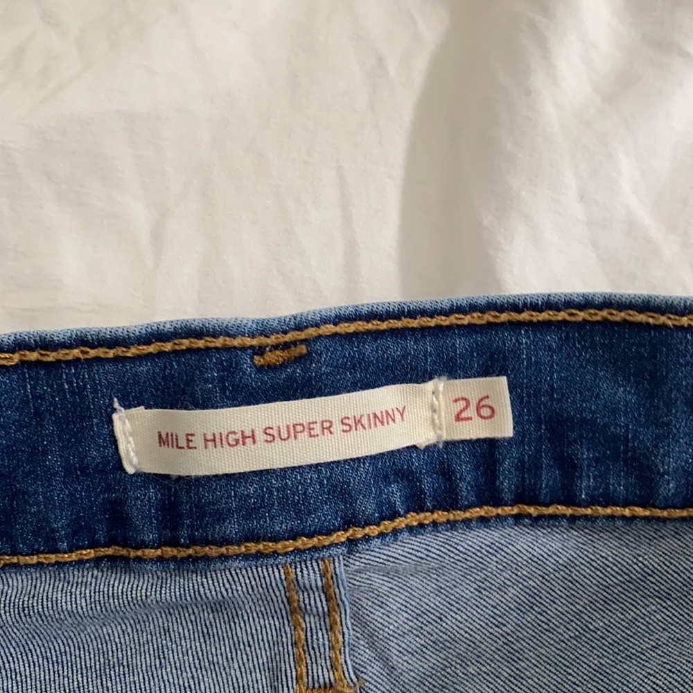 Levis - Picture 6 of 6